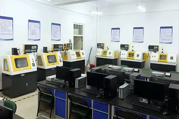 Máy tiện CNC – QualiLathe-210B