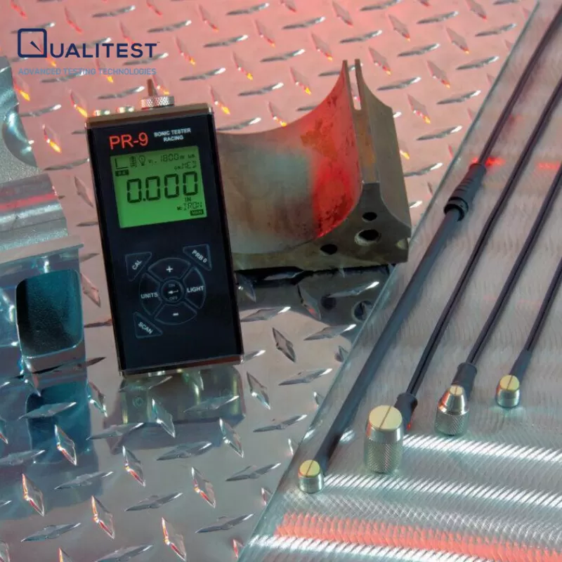 Máy đo độ dày xe đua kiểm tra bằng sóng siêu âm